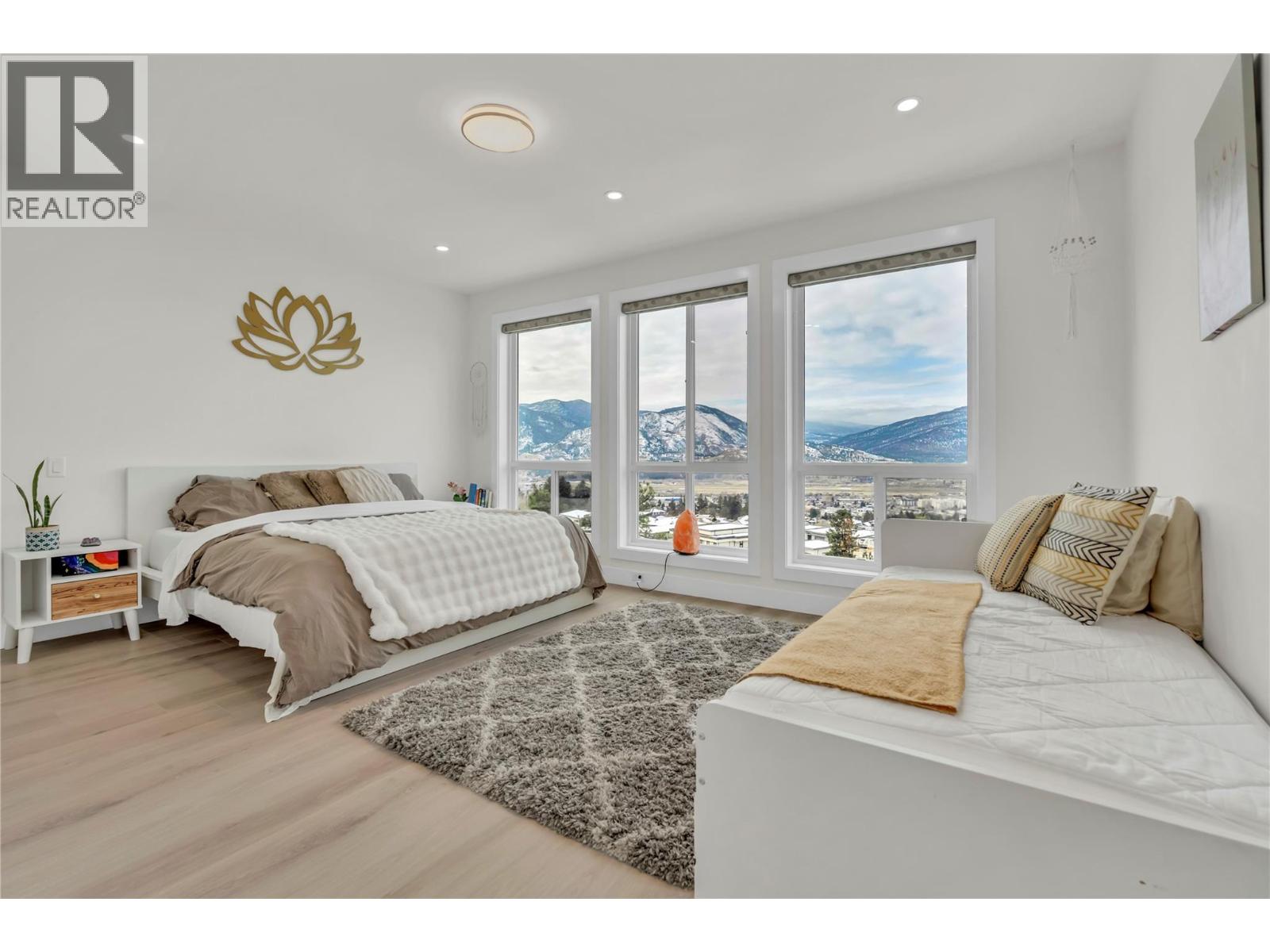 2719 Hawthorn Drive, Penticton, British Columbia  V2A 9A9 - Photo 9 - 10375681