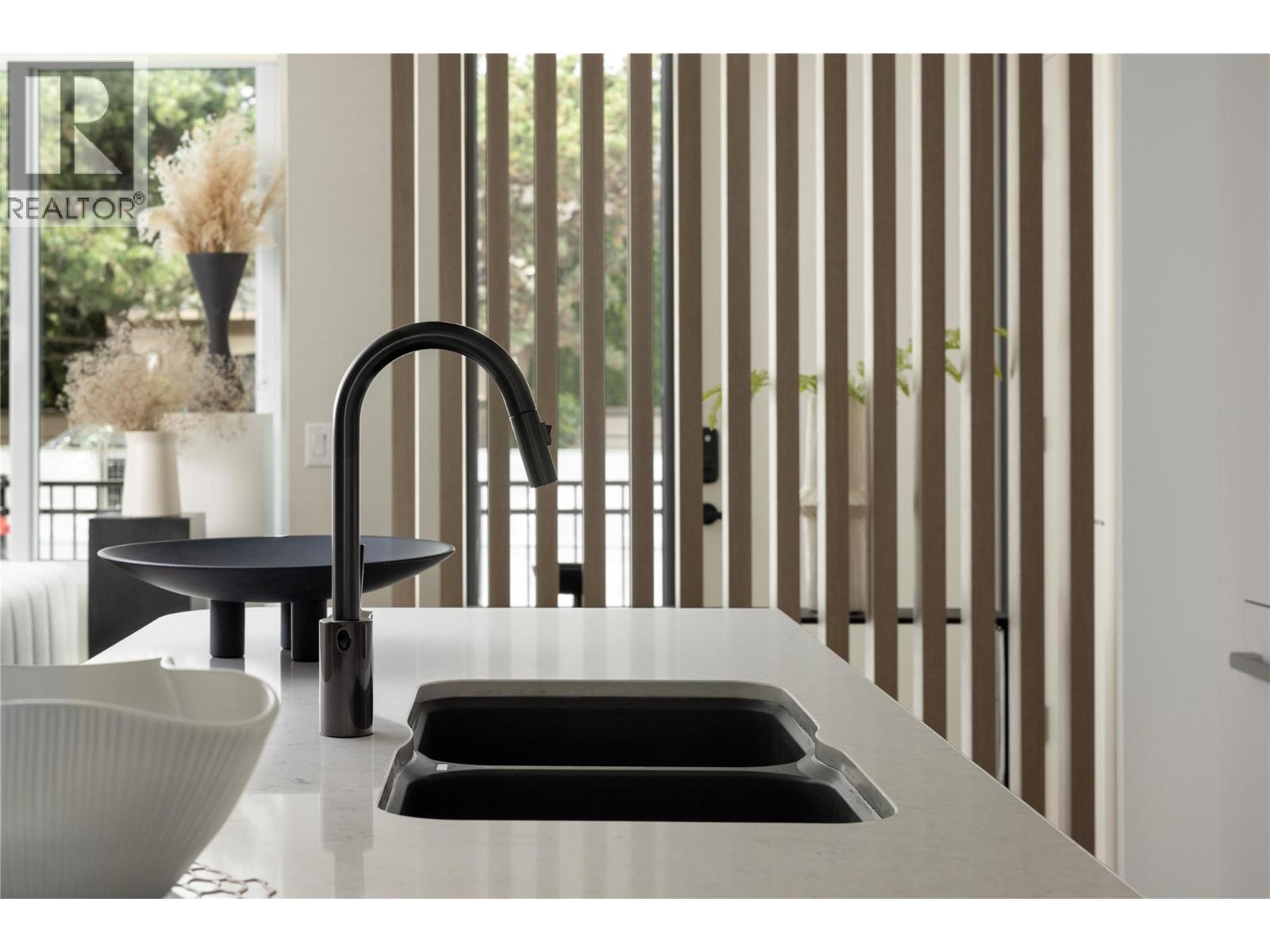 3313 Watt Road, Kelowna, British Columbia  V1W 3S9 - Photo 3 - 10376152