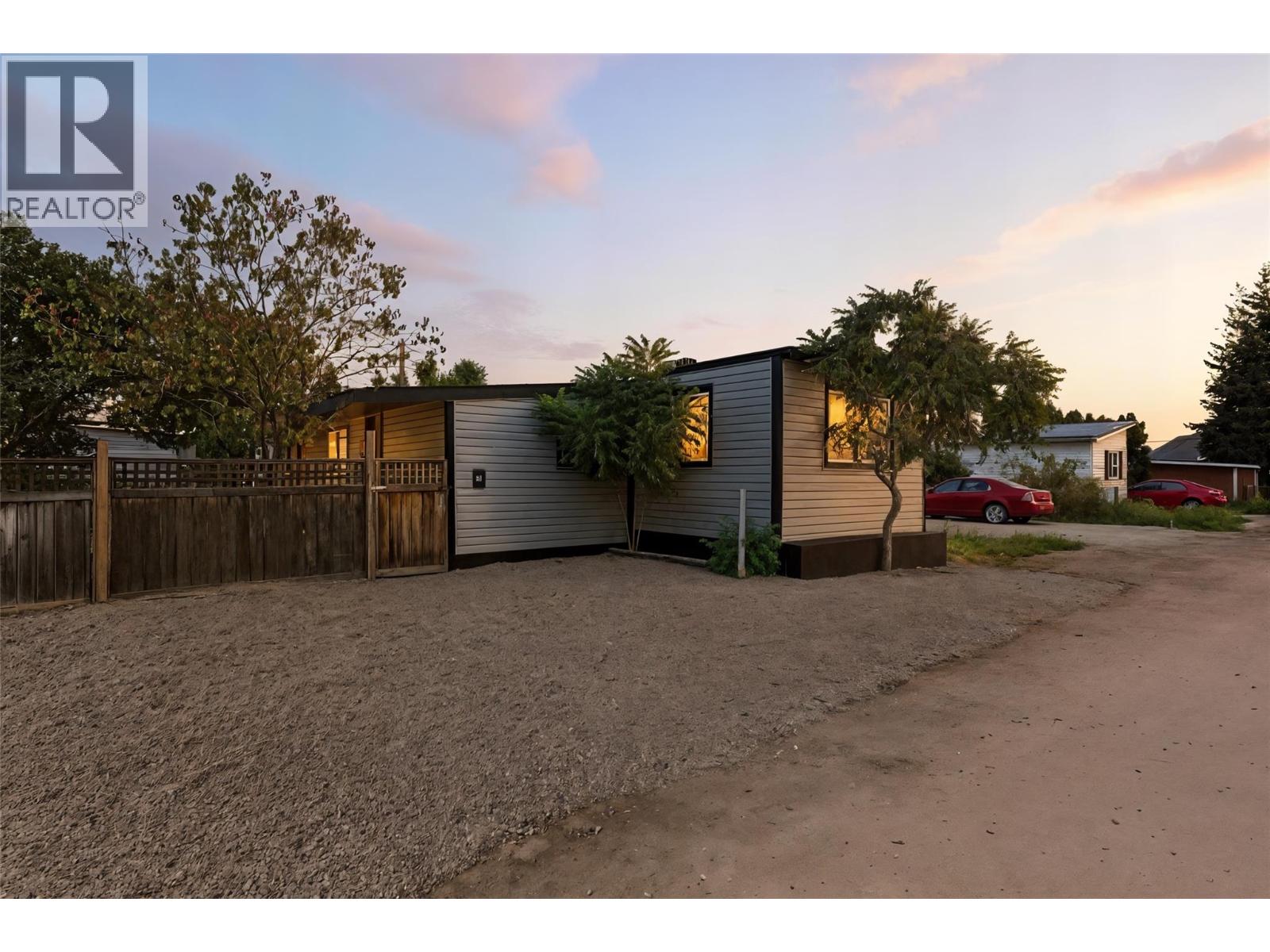 771 Athabasca Street Unit# 23, Kamloops, British Columbia  V2H 1C8 - Photo 1 - 10376623