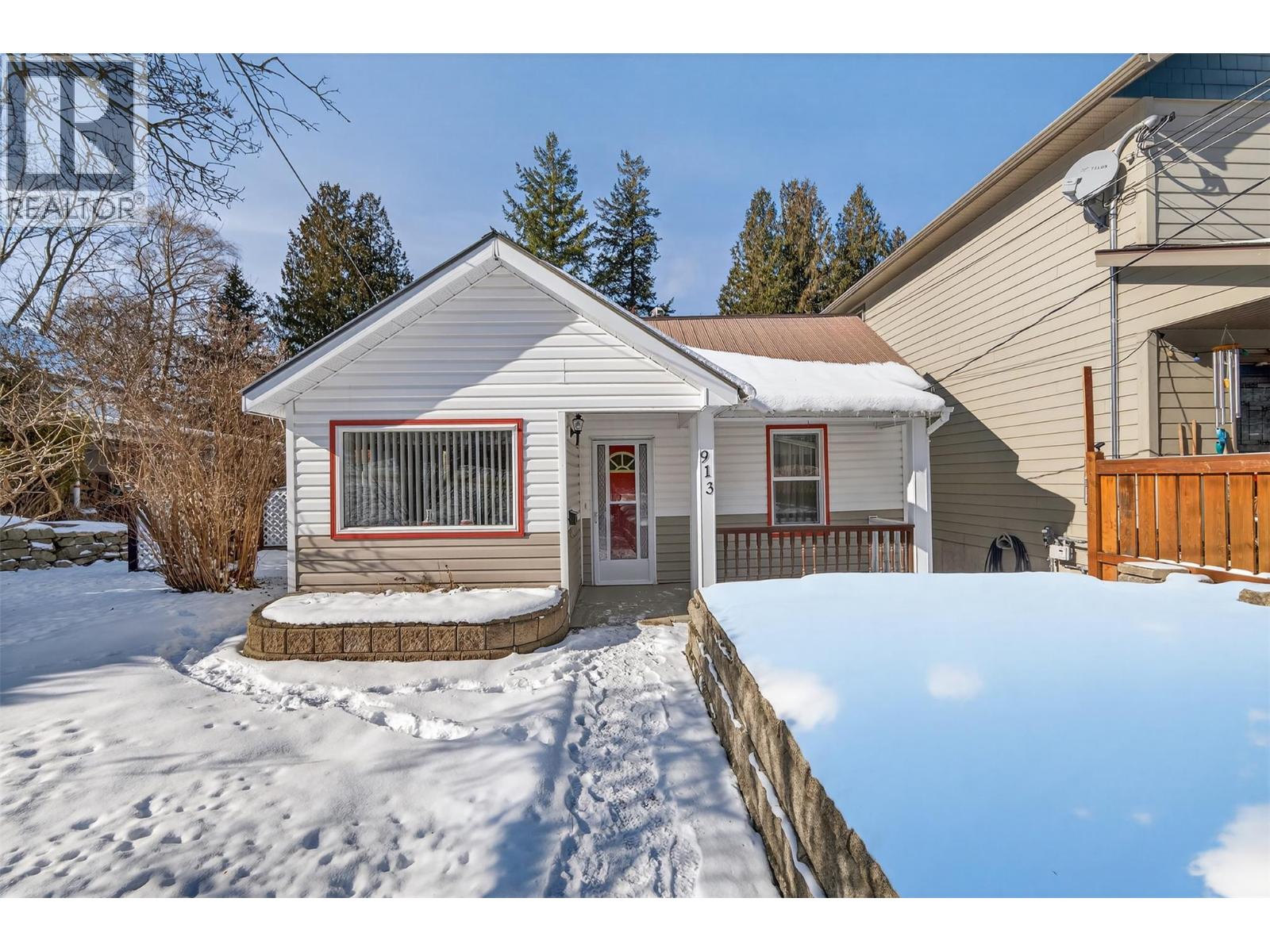 913 Sixth Street, Nelson, British Columbia  V1L 2Z4 - Photo 1 - 10376586