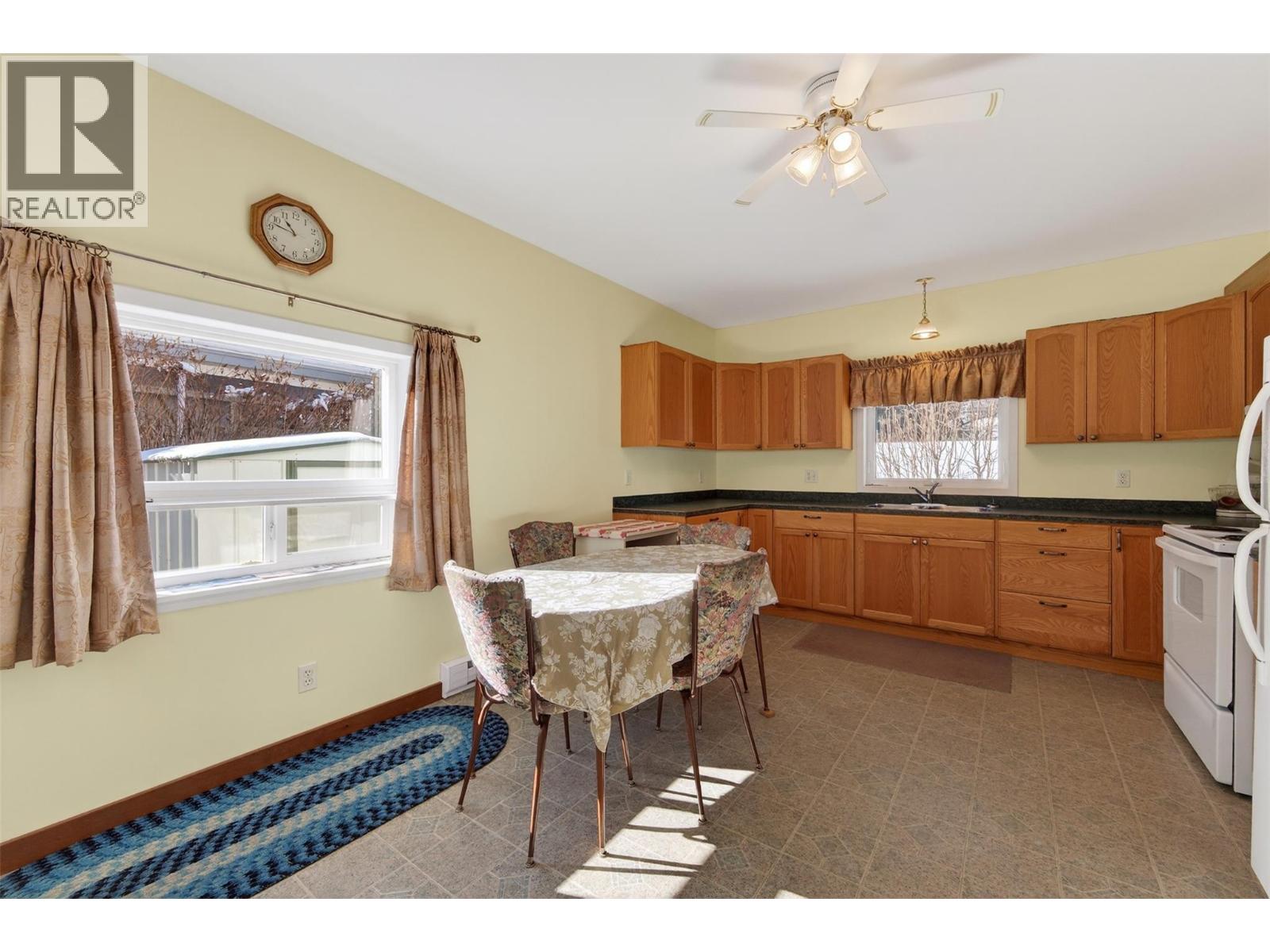 913 Sixth Street, Nelson, British Columbia  V1L 2Z4 - Photo 5 - 10376586