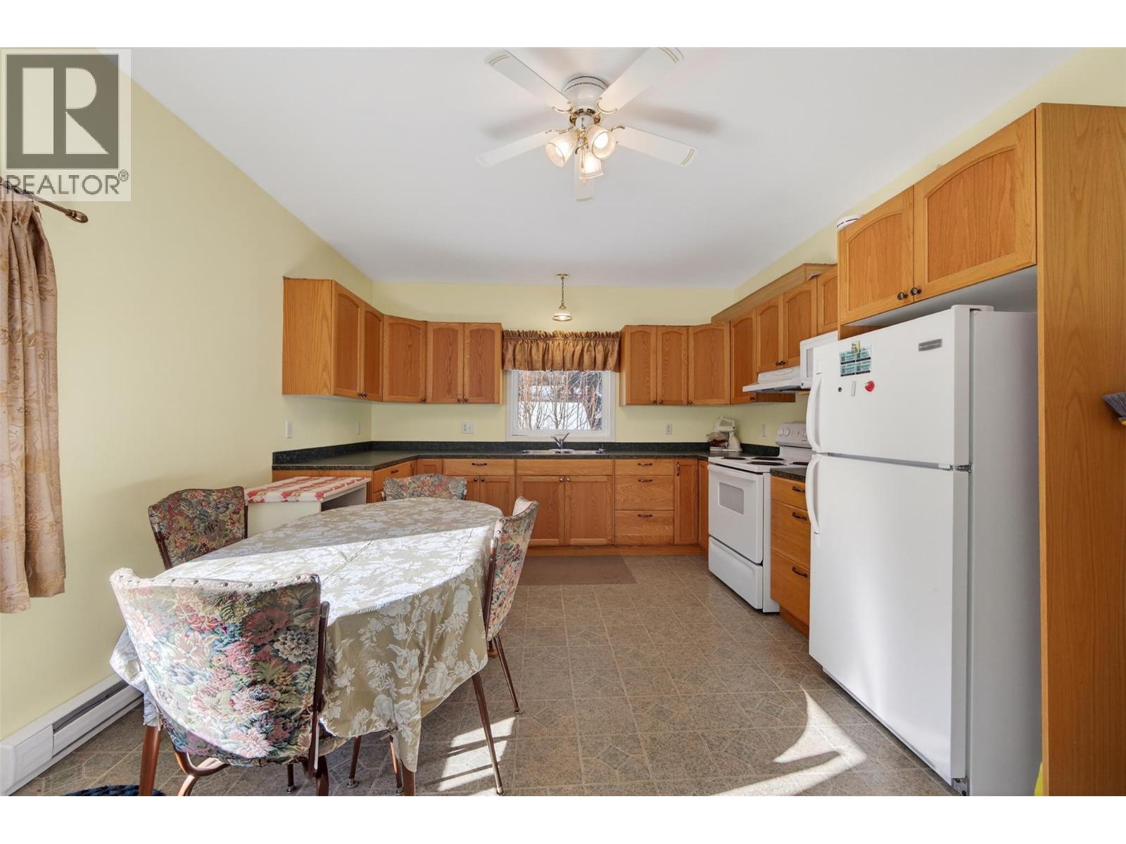 913 Sixth Street, Nelson, British Columbia  V1L 2Z4 - Photo 6 - 10376586