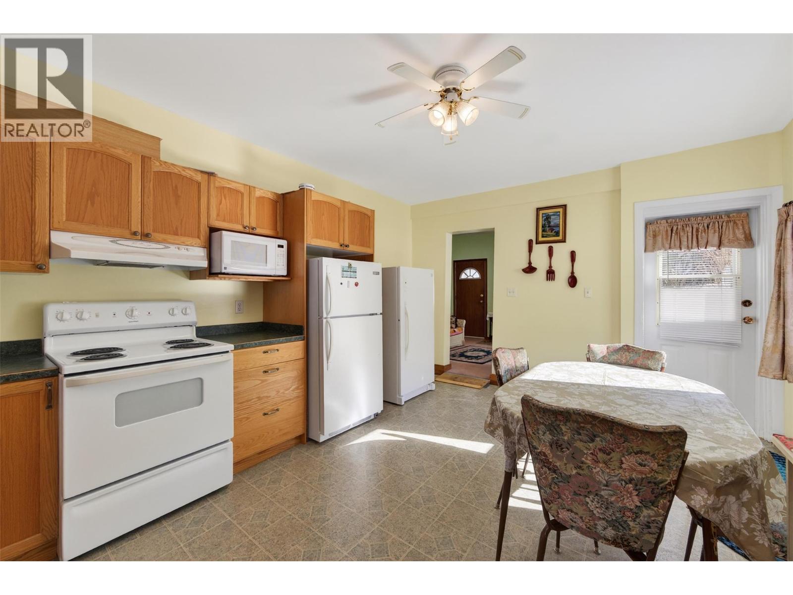 913 Sixth Street, Nelson, British Columbia  V1L 2Z4 - Photo 8 - 10376586