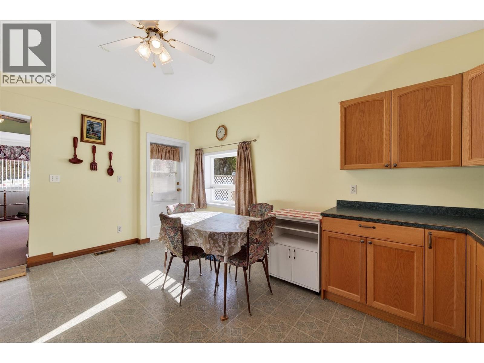 913 Sixth Street, Nelson, British Columbia  V1L 2Z4 - Photo 9 - 10376586