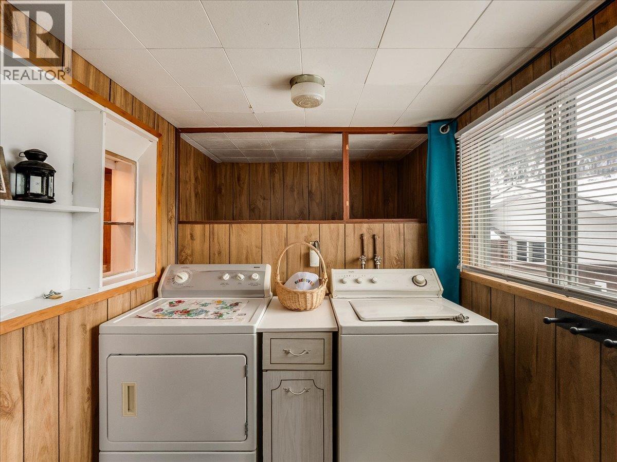 1522 Third Avenue, Trail, British Columbia  V1R 1P7 - Photo 19 - 10376498