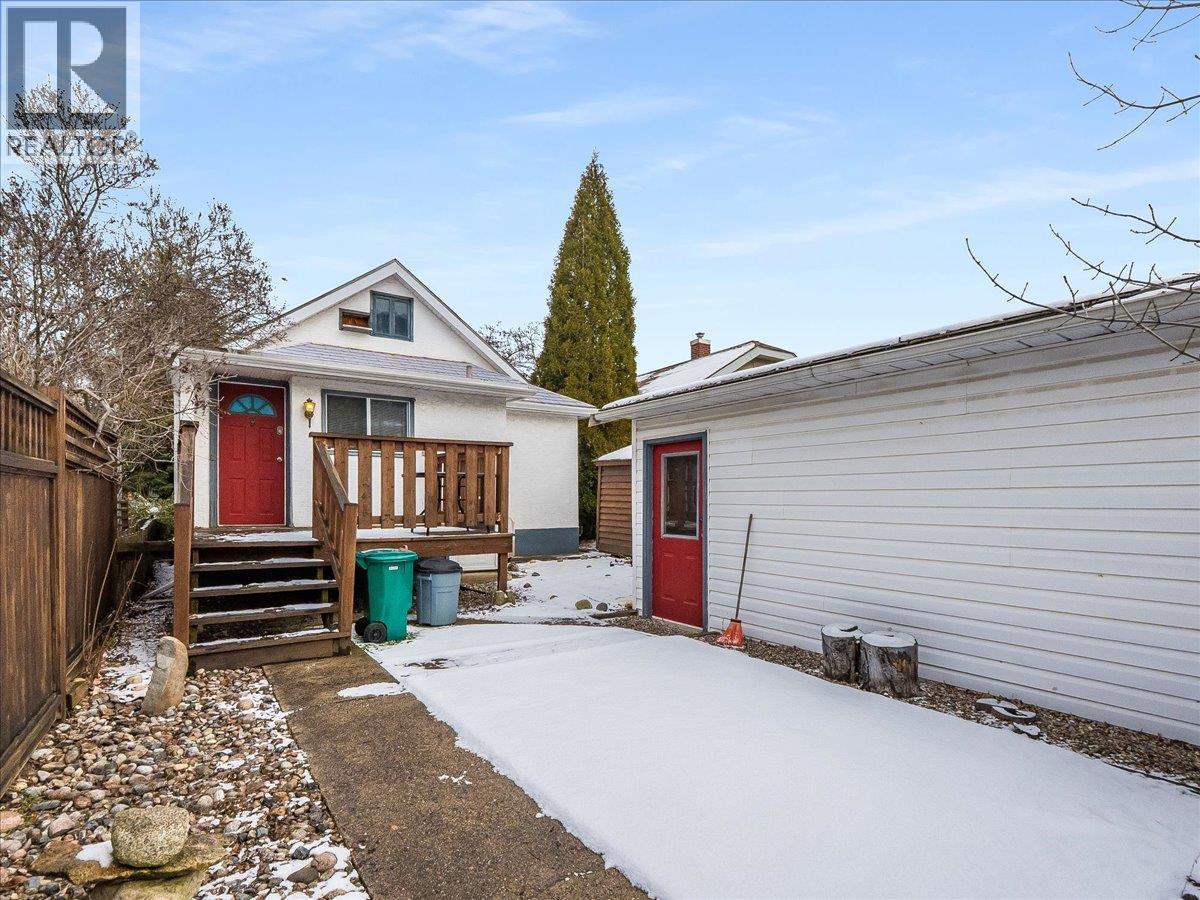 1522 Third Avenue, Trail, British Columbia  V1R 1P7 - Photo 2 - 10376498