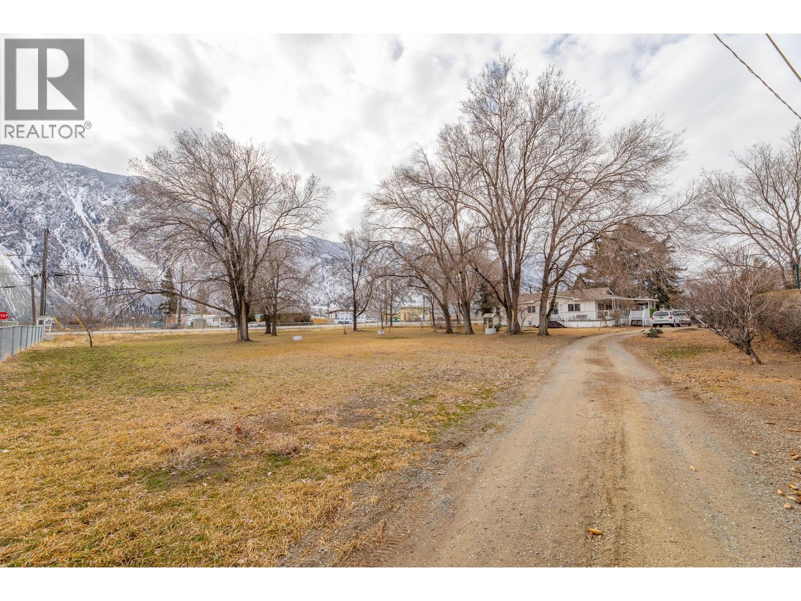 604 Schneider Road, Keremeos, British Columbia  V0X 1N5 - Photo 2 - 10376070
