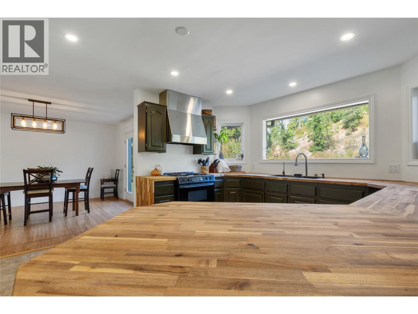 1065 Bx Road, Vernon, British Columbia  V1B 3K2 - Photo 24 - 10376733