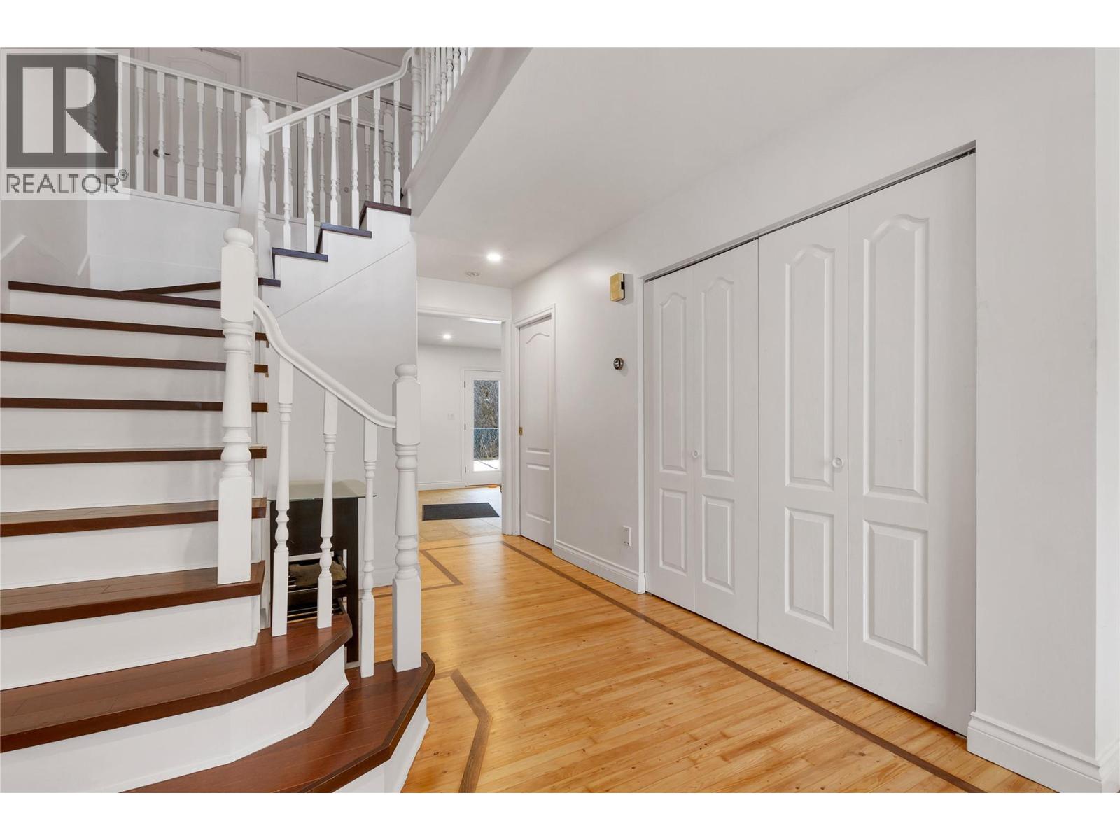 1065 Bx Road, Vernon, British Columbia  V1B 3K2 - Photo 3 - 10376733