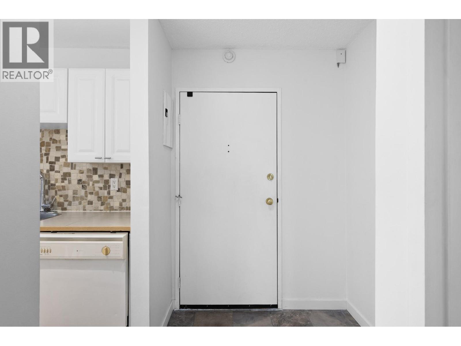 445 All Star Court Unit# 112, Kelowna, British Columbia  V1X 5N7 - Photo 1 - 10376632