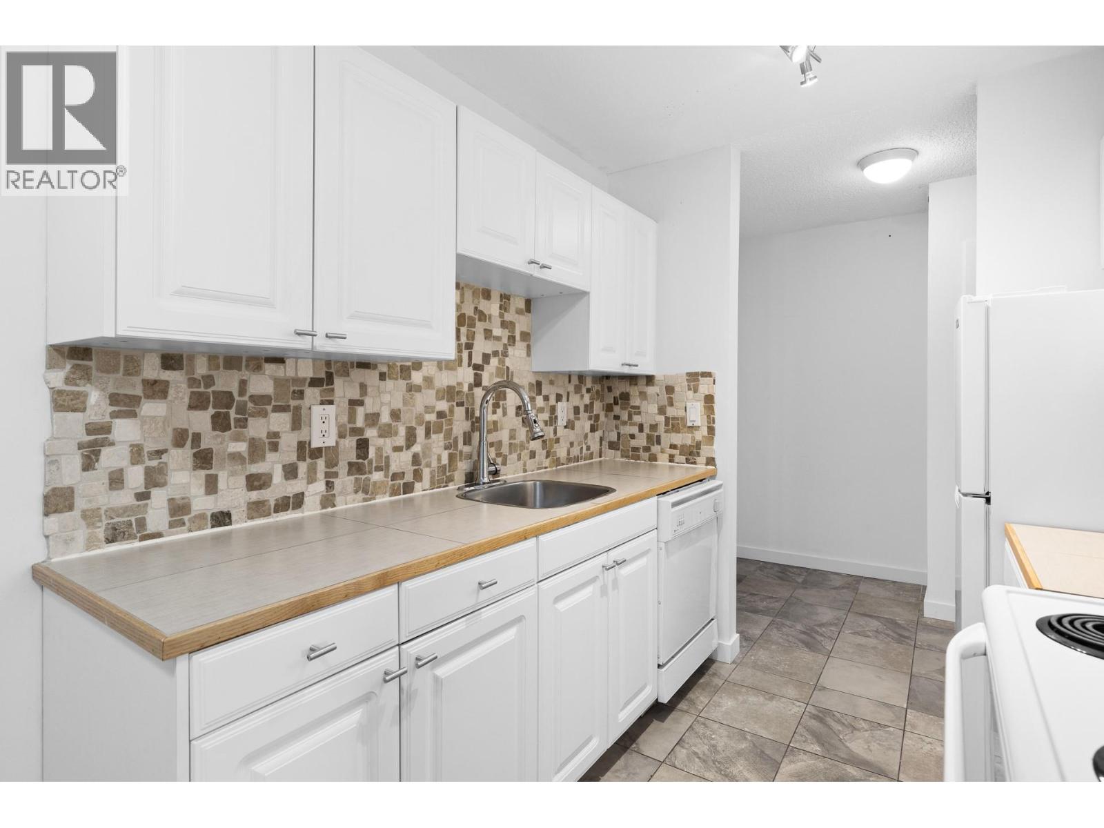 445 All Star Court Unit# 112, Kelowna, British Columbia  V1X 5N7 - Photo 5 - 10376632