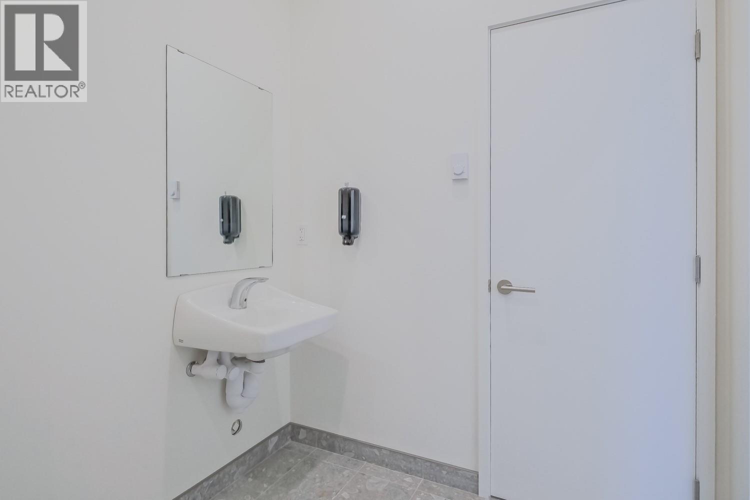 681 Main Street, Penticton, British Columbia  V2A 5C9 - Photo 34 - 10376755