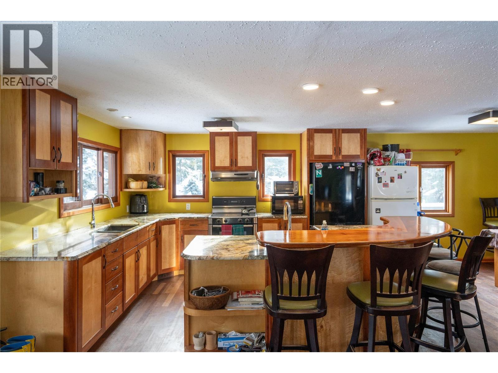 1918 Camozzi Road, Revelstoke, British Columbia  V0E 2S0 - Photo 19 - 10376577