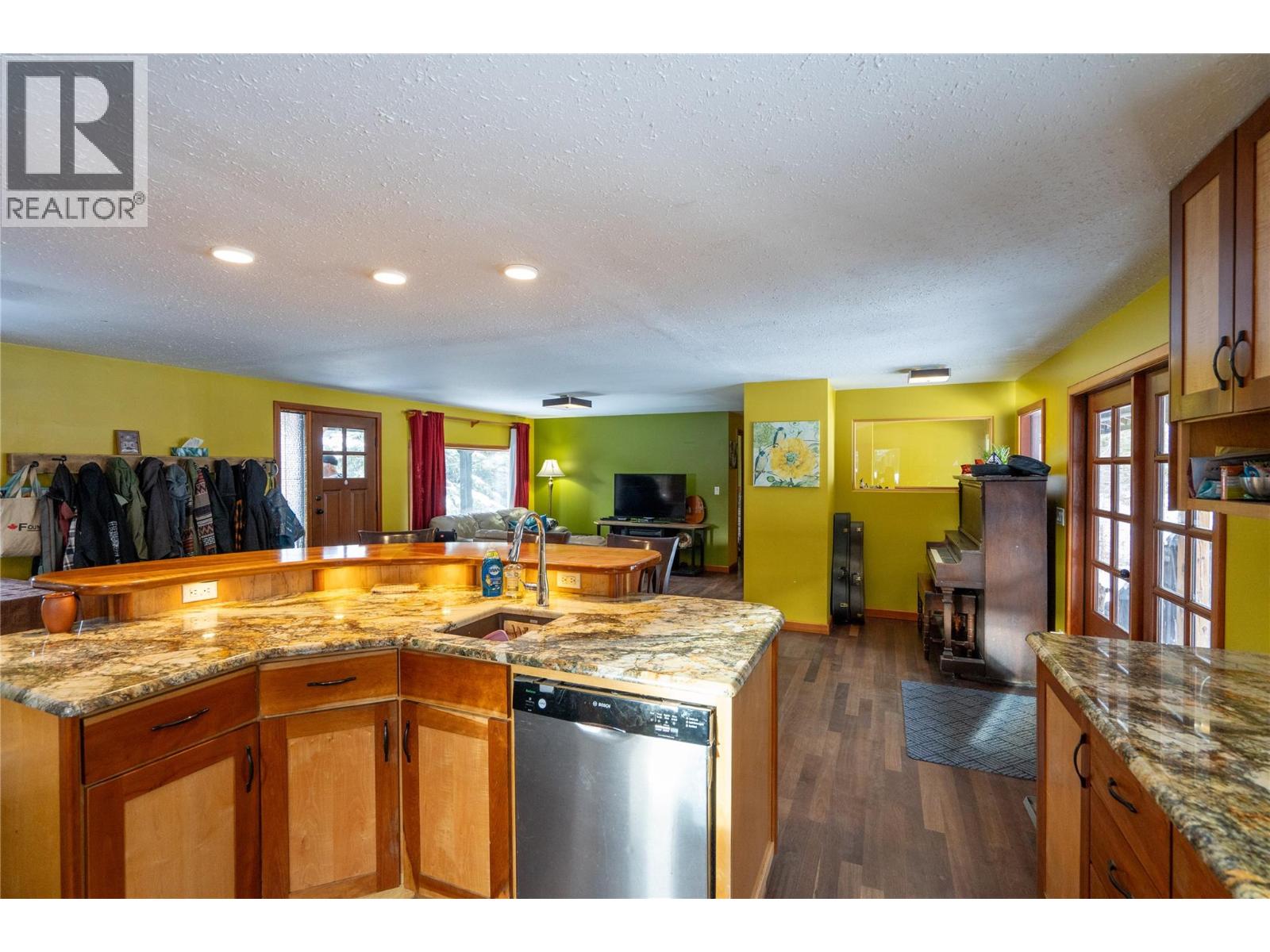 1918 Camozzi Road, Revelstoke, British Columbia  V0E 2S0 - Photo 22 - 10376577