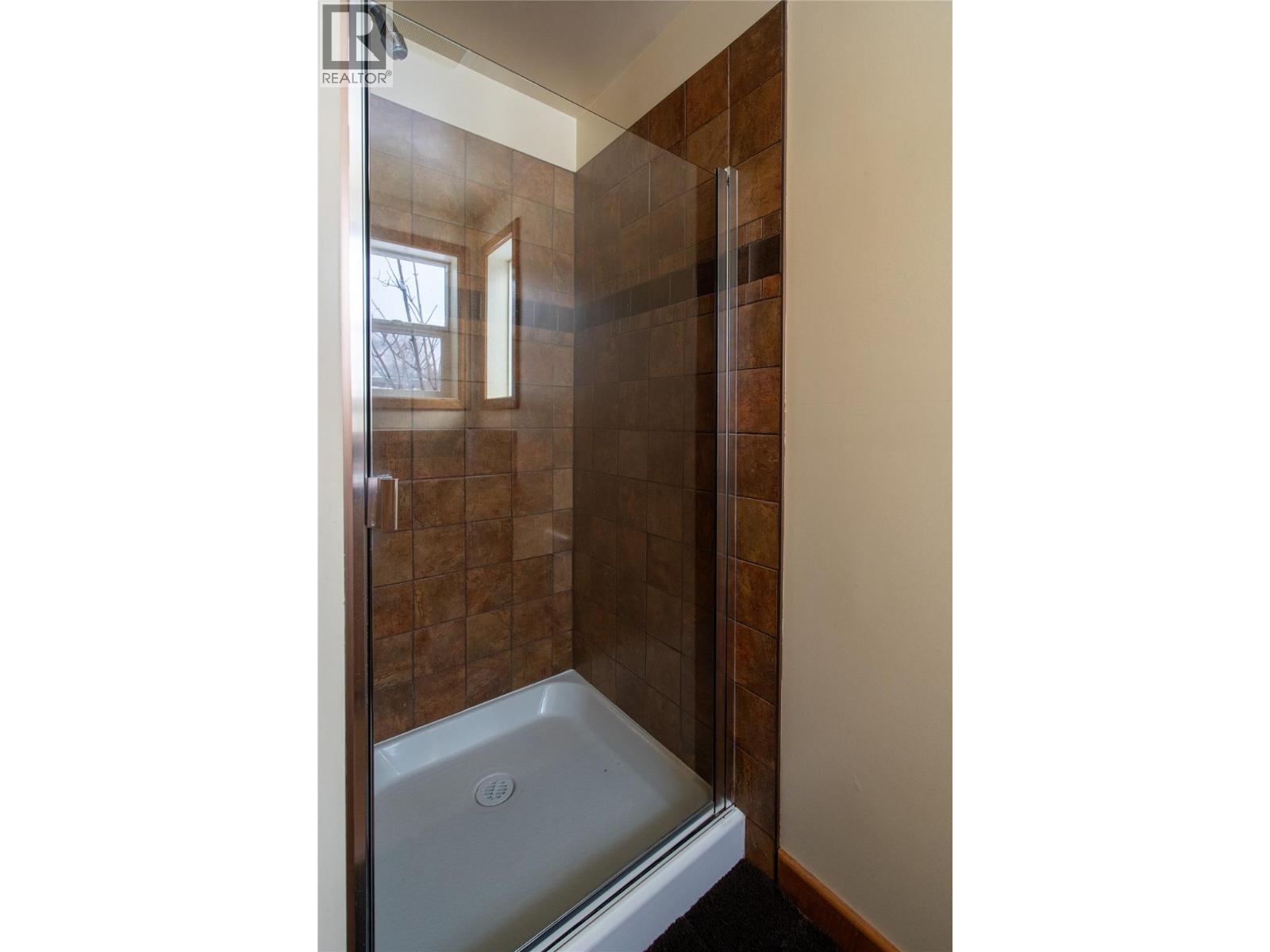 1918 Camozzi Road, Revelstoke, British Columbia  V0E 2S0 - Photo 35 - 10376577