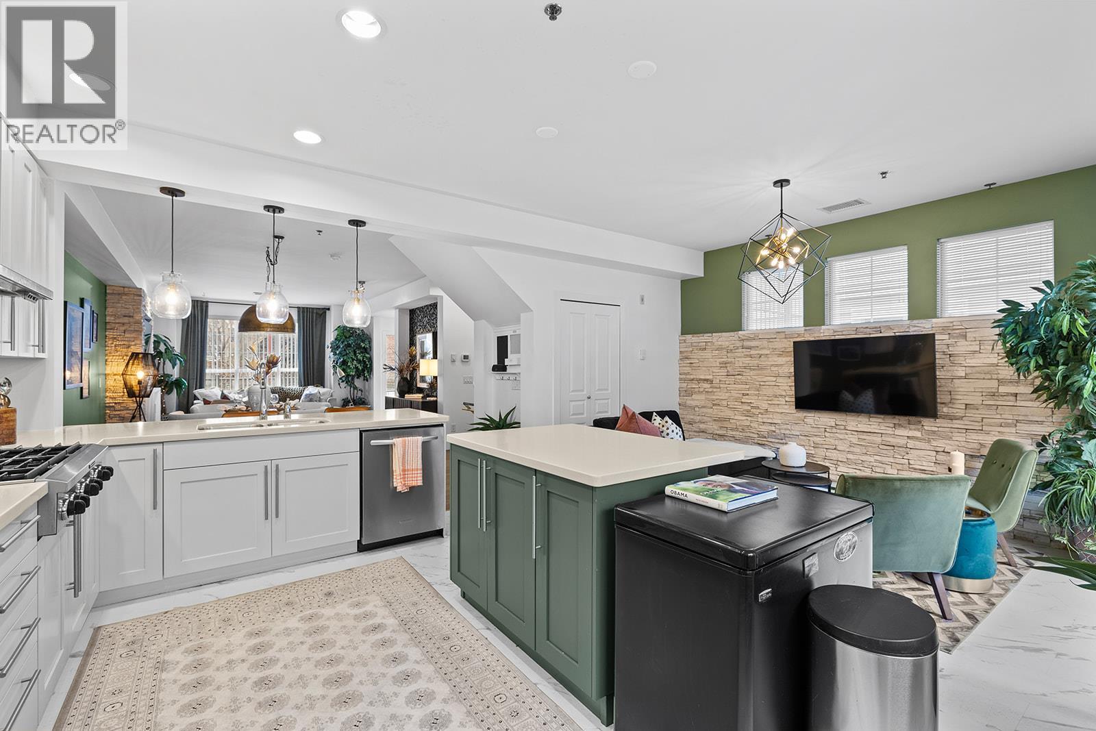 1123 Sunset Drive, Kelowna, British Columbia  V1Y 9Z5 - Photo 14 - 10376749