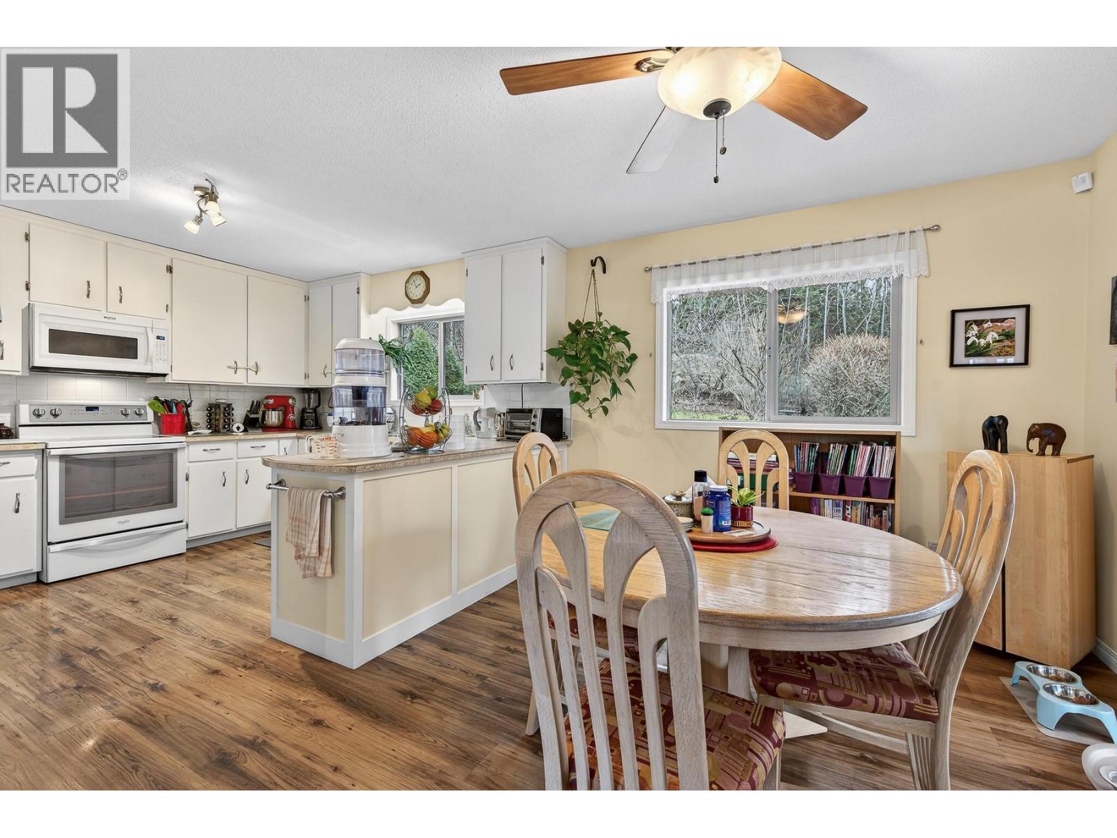 3111 Cedar Drive, Blind Bay, British Columbia  V0E 2W2 - Photo 15 - 10376776