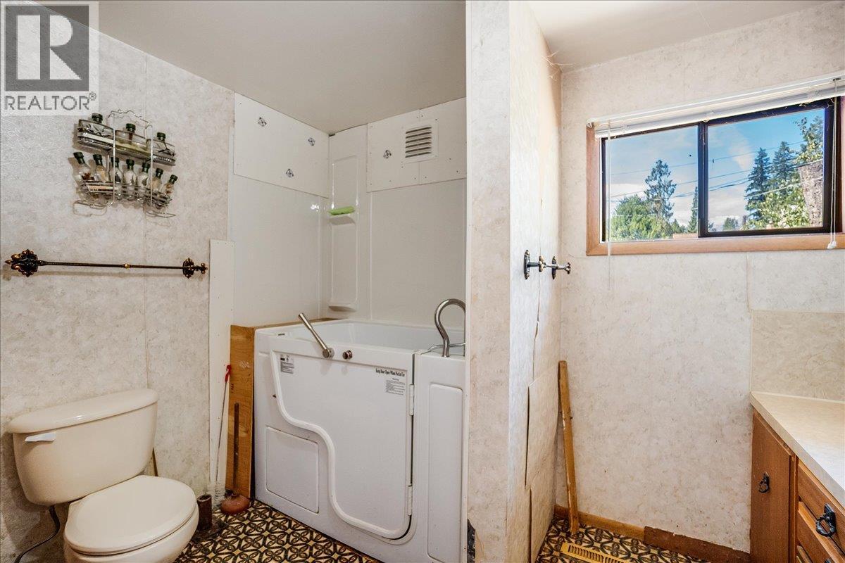 7691 Balfour Wharf Road, Balfour, British Columbia  V0G 1C0 - Photo 27 - 10376602