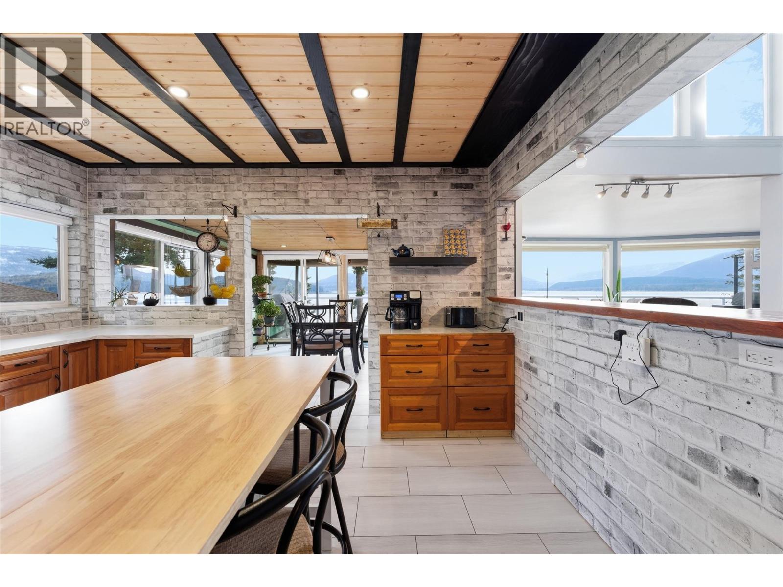 3690 Southview Road, Tappen, British Columbia  V0E 2X1 - Photo 10 - 10375827