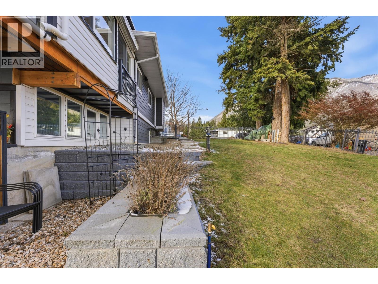 3690 Southview Road, Tappen, British Columbia  V0E 2X1 - Photo 50 - 10375827