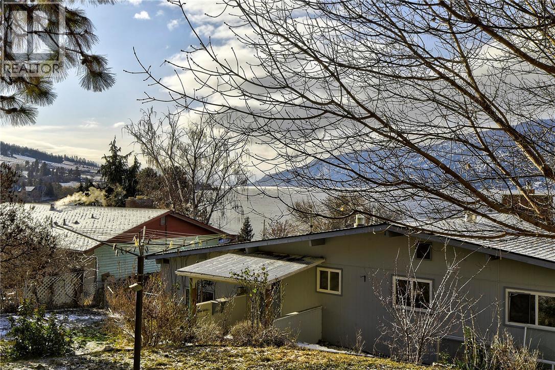 12911 Pixton Road, Lake Country, British Columbia  V4V 1C9 - Photo 12 - 10376679