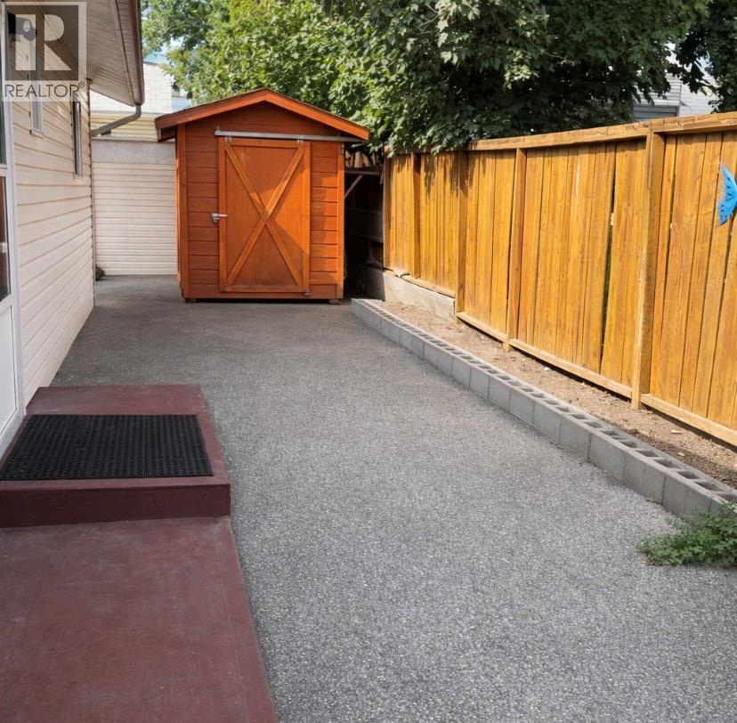 2052 Atkinson Street, Penticton, British Columbia  V2A 8H5 - Photo 24 - 10376673