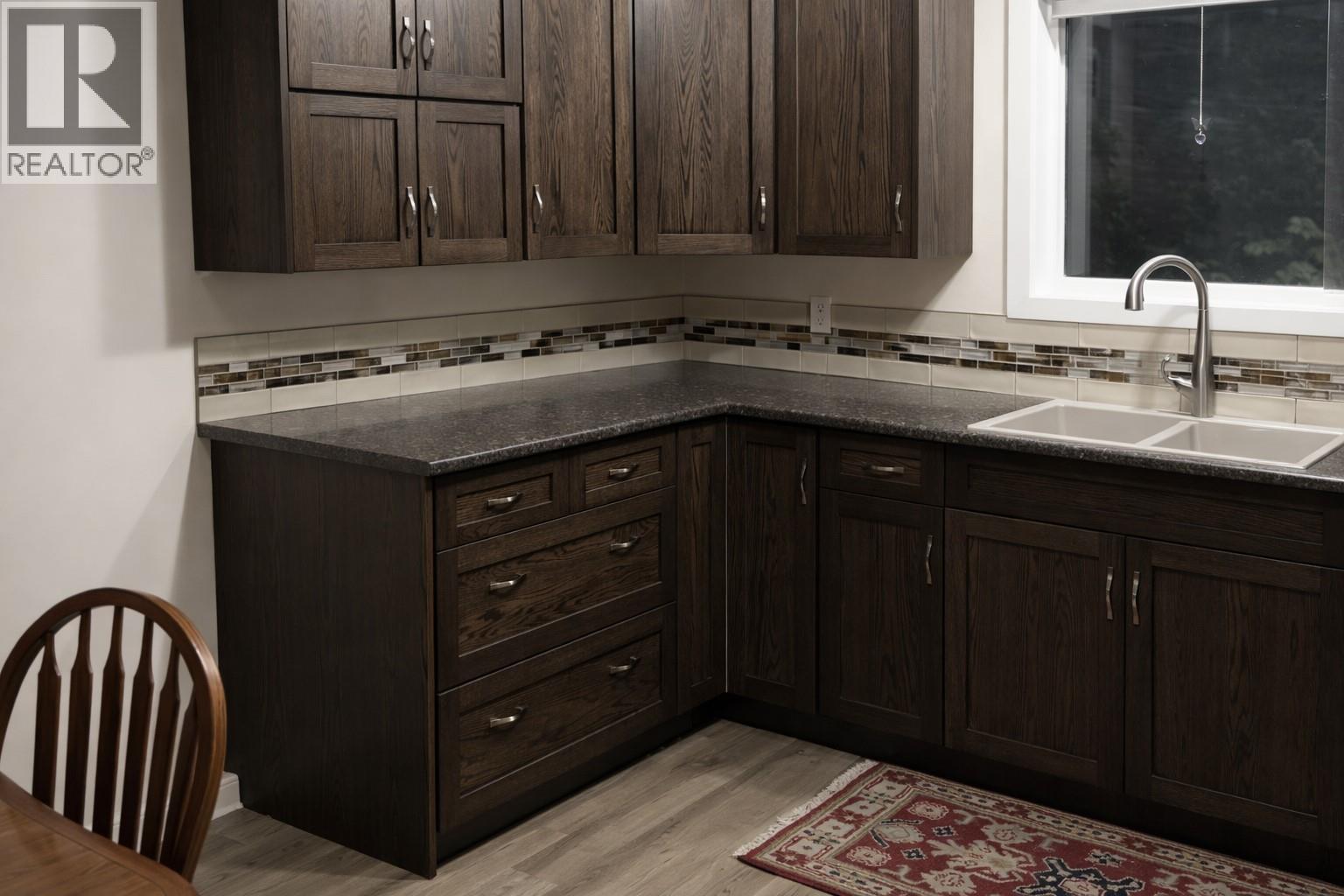 2052 Atkinson Street, Penticton, British Columbia  V2A 8H5 - Photo 5 - 10376673