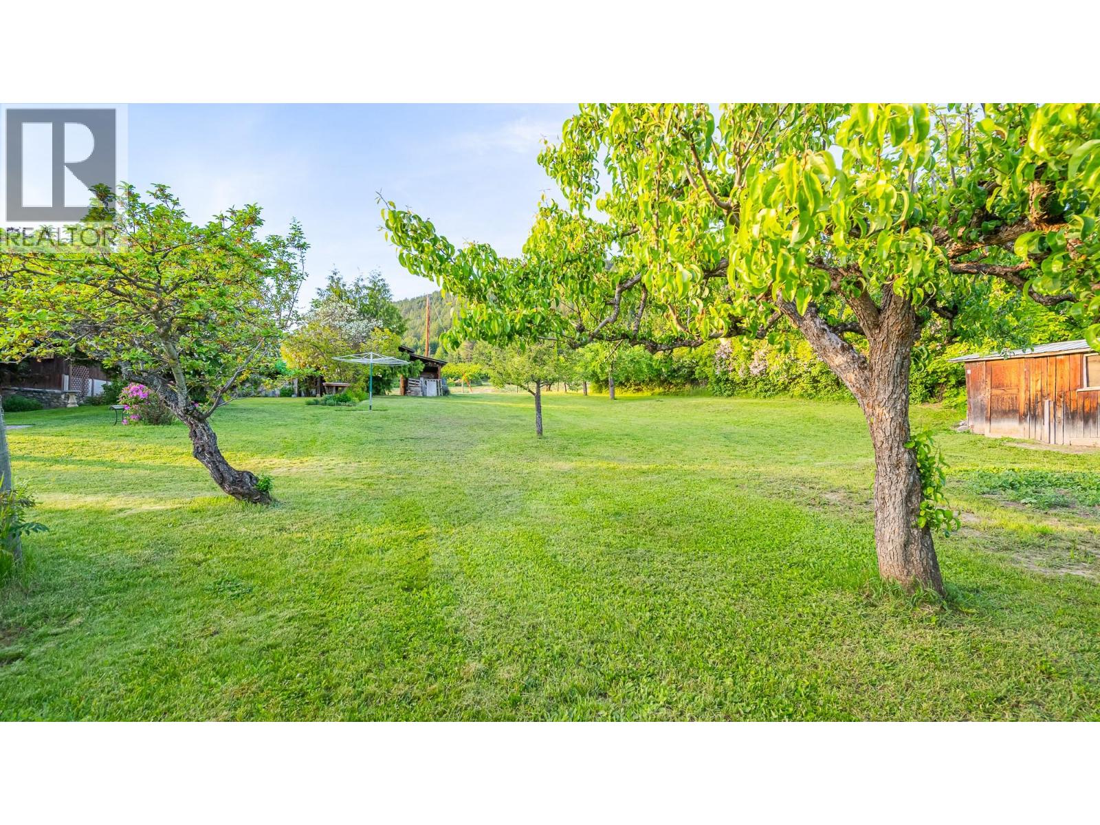 1843 Mclaren Street, Creston, British Columbia  V0B 1G5 - Photo 7 - 10376727