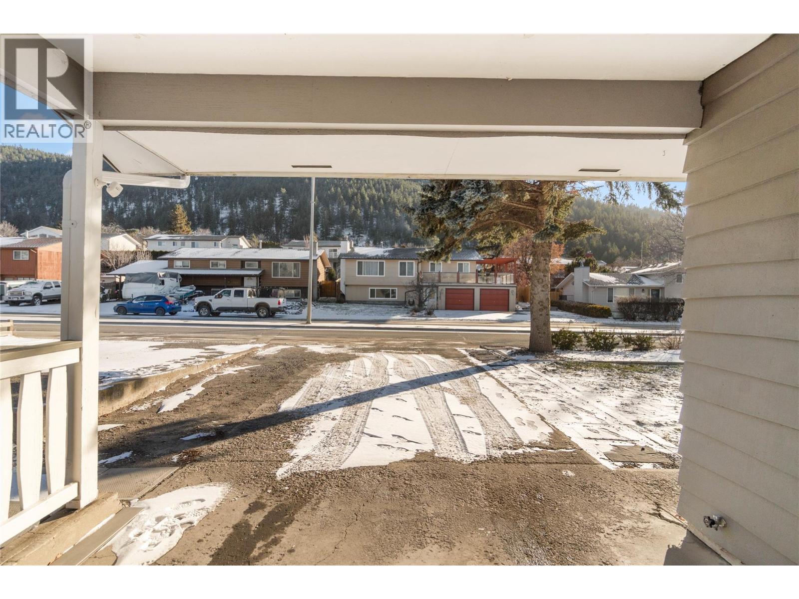 2360 Qu'appelle Boulevard, Kamloops, British Columbia  V2E 1T4 - Photo 4 - 10376506
