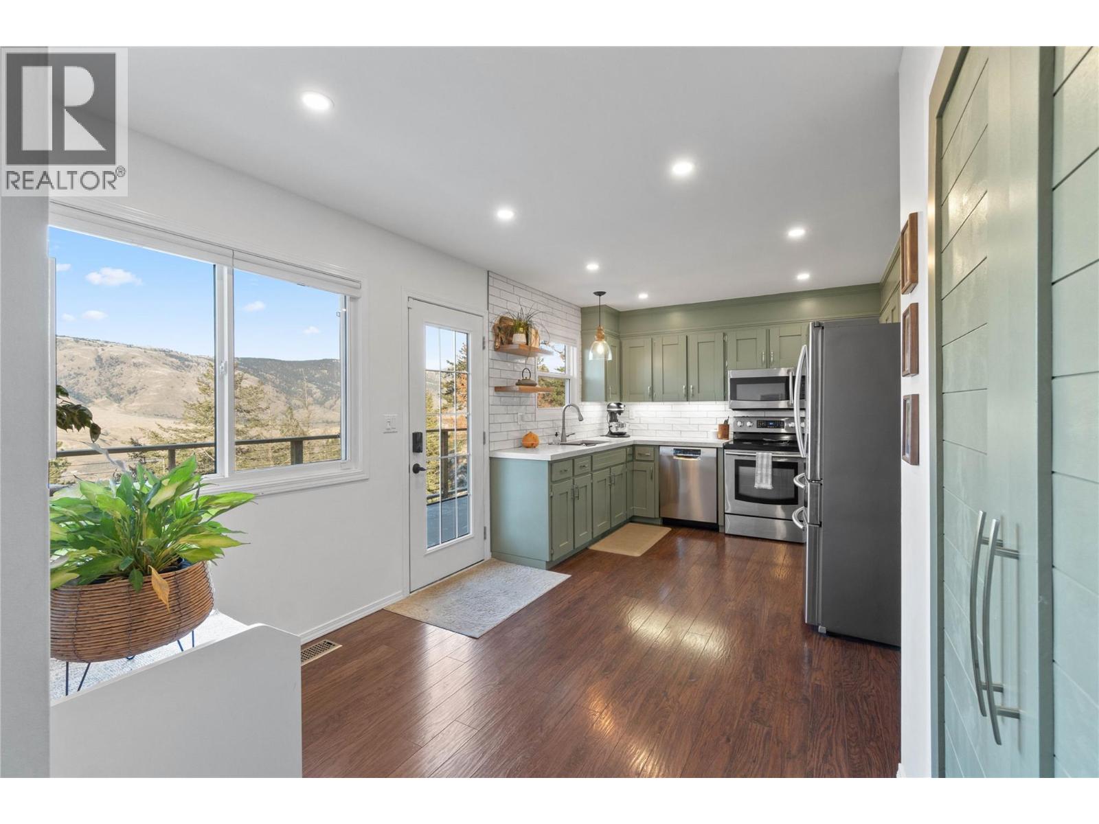 2360 Qu'appelle Boulevard, Kamloops, British Columbia  V2E 1T4 - Photo 8 - 10376506