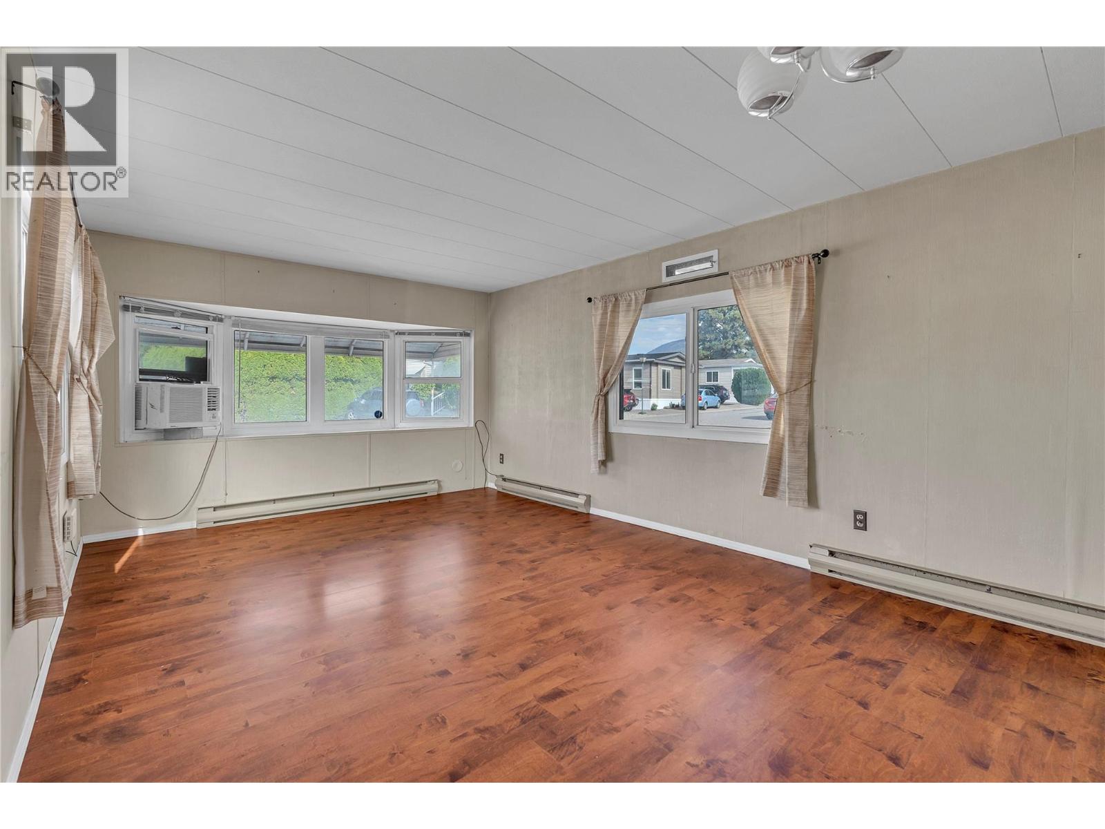 98 Okanagan Avenue E Unit# 101, Penticton, British Columbia  V2A 3J5 - Photo 5 - 10376642