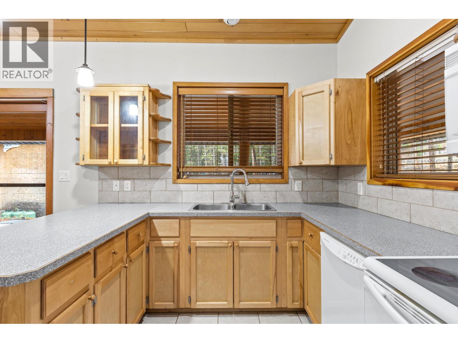 849 Balsam Road, Kelowna, British Columbia  V1Z 3V7 - Photo 8 - 10376671