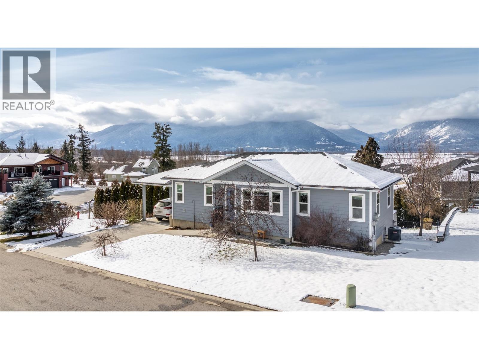 801 Hawkview Drive, Creston, British Columbia  V0B 1G3 - Photo 1 - 10376706