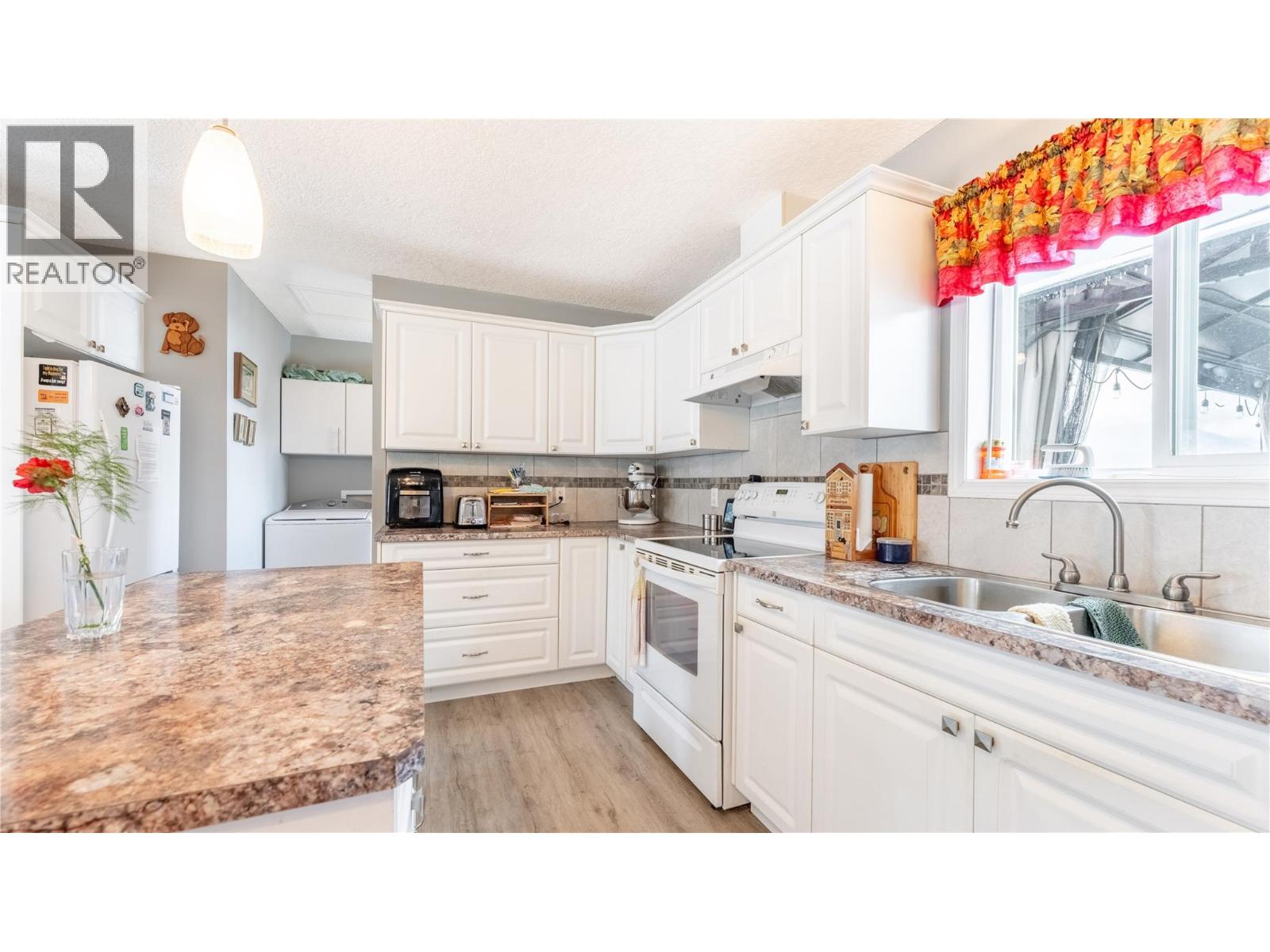 801 Hawkview Drive, Creston, British Columbia  V0B 1G3 - Photo 10 - 10376706