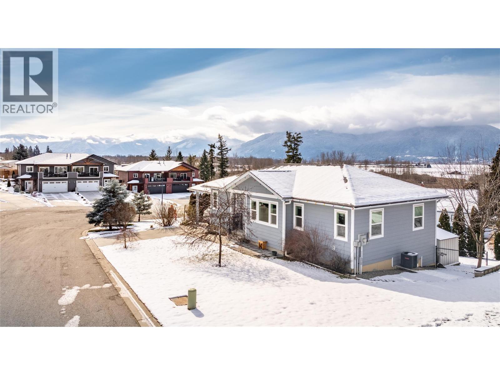 801 Hawkview Drive, Creston, British Columbia  V0B 1G3 - Photo 6 - 10376706