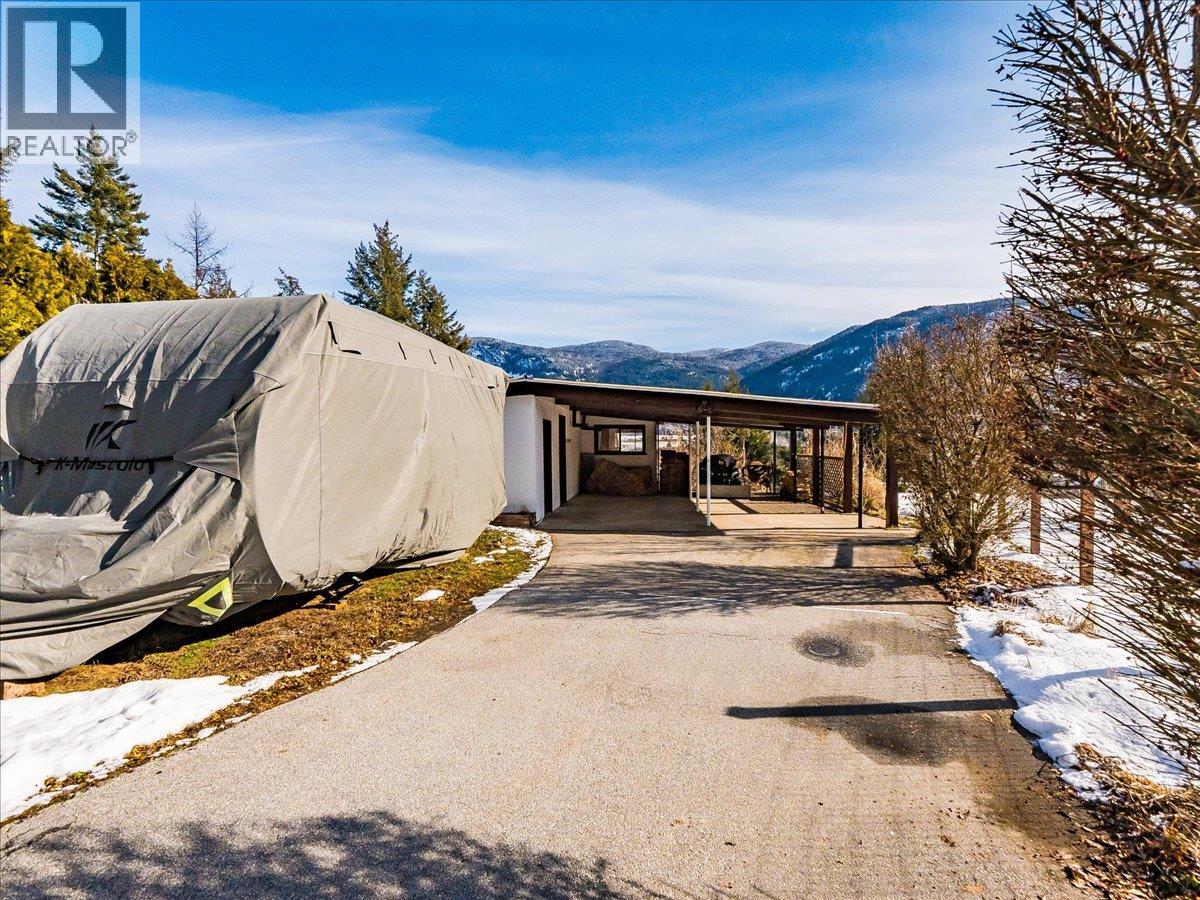 2329 5th Avenue, Castlegar, British Columbia  V1N 2T6 - Photo 19 - 10376782