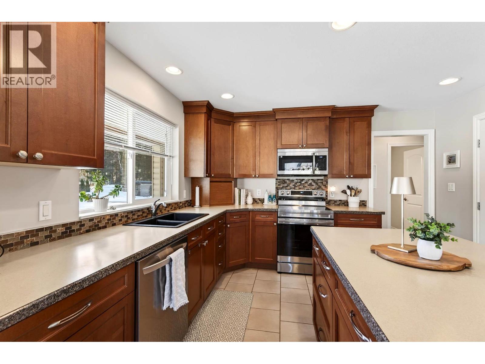 370 Wyndhaven Place, Clearwater, British Columbia  V0E 1N1 - Photo 3 - 10374509