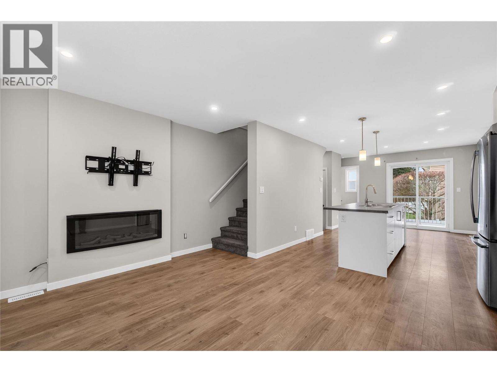 2081 11 Avenue Ne Unit# 4, Salmon Arm, British Columbia  V1E 0G1 - Photo 7 - 10376421