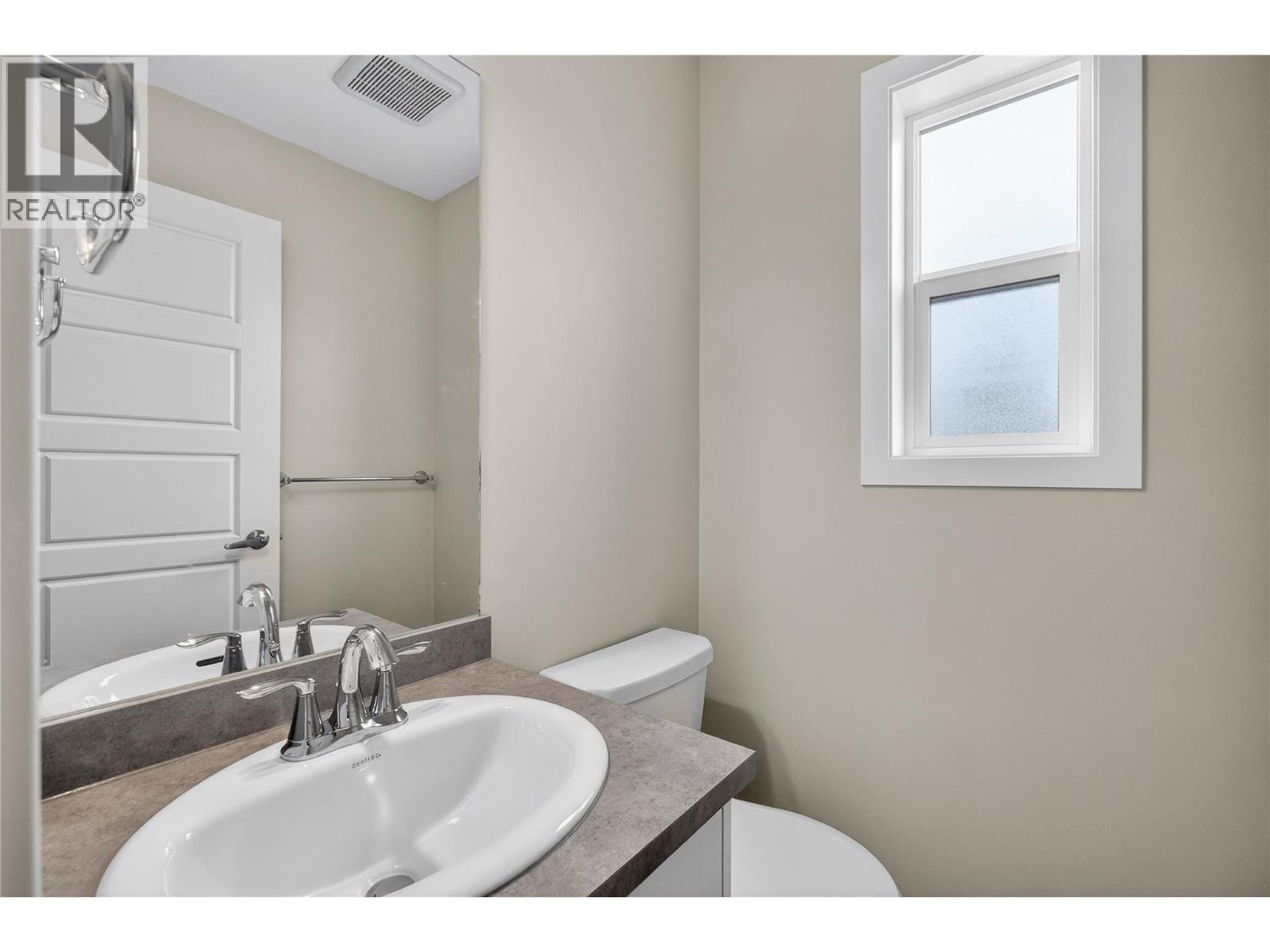 2081 11 Avenue Ne Unit# 4, Salmon Arm, British Columbia  V1E 0G1 - Photo 8 - 10376421