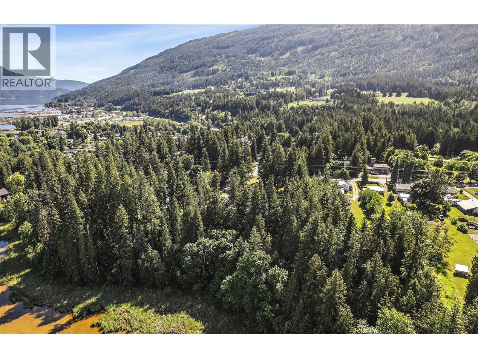 6611 50th Street Ne, Salmon Arm, British Columbia  V1E 1Y6 - Photo 10 - 10376692