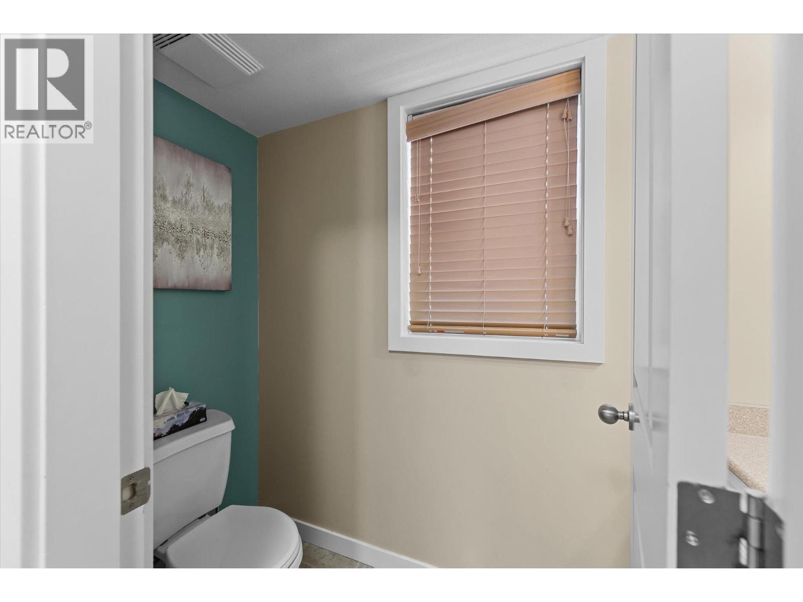 2003 Montego Street, West Kelowna, British Columbia  V4T 3C6 - Photo 5 - 10376559