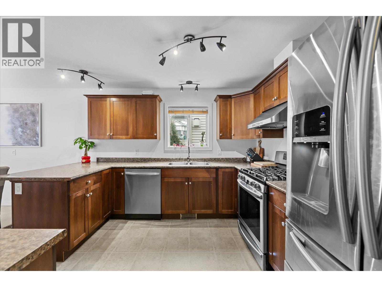 2003 Montego Street, West Kelowna, British Columbia  V4T 3C6 - Photo 6 - 10376559