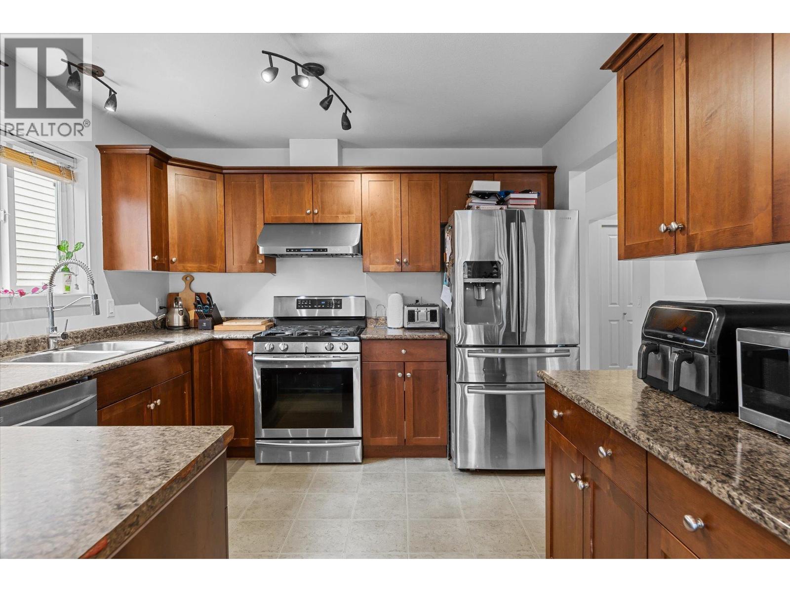 2003 Montego Street, West Kelowna, British Columbia  V4T 3C6 - Photo 8 - 10376559