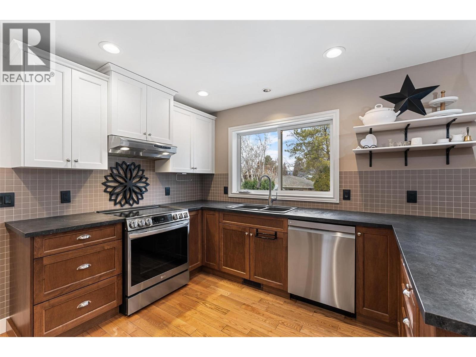 774 Varney Court, Kelowna, British Columbia  V1W 3Z2 - Photo 10 - 10376859