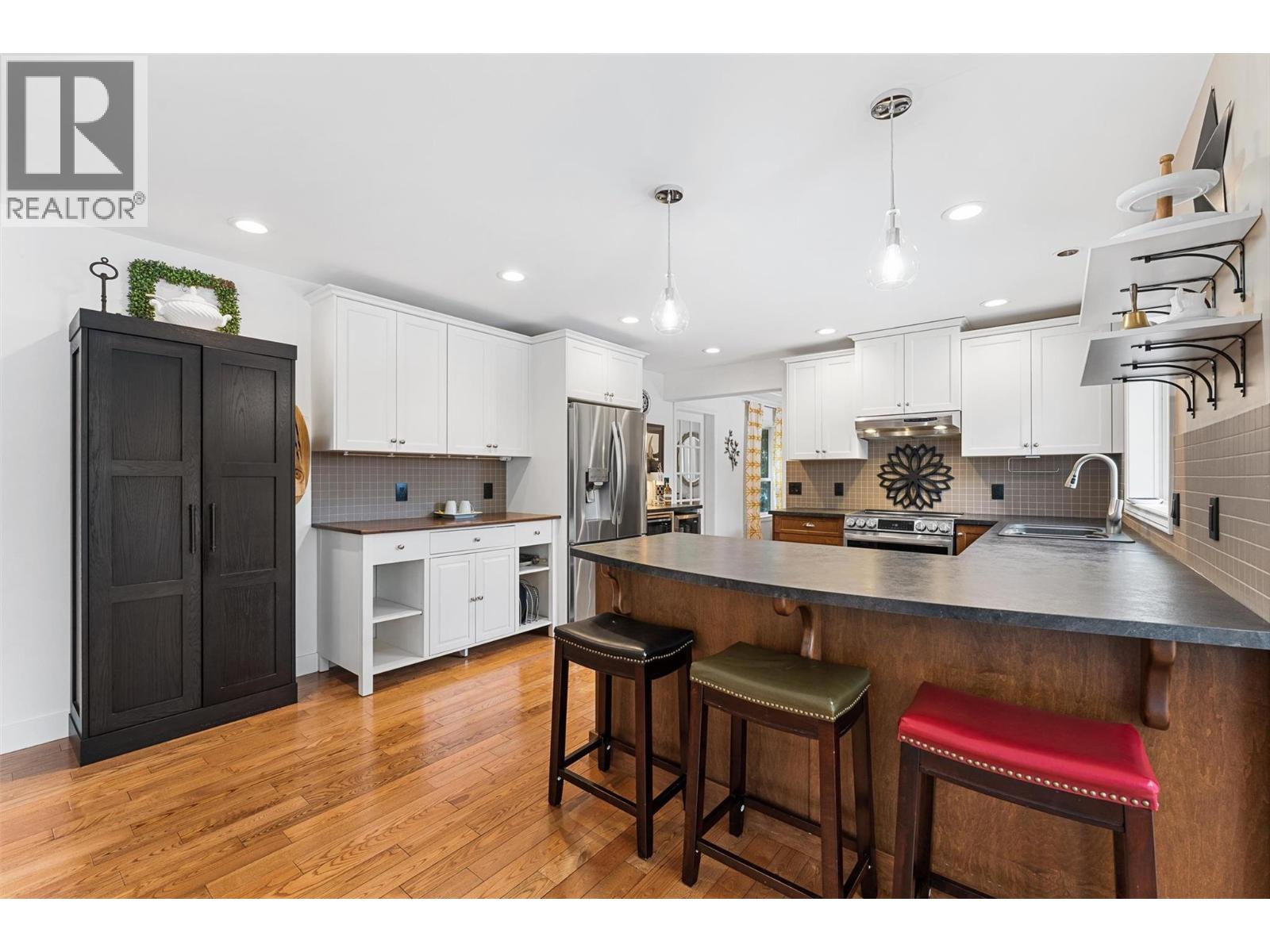 774 Varney Court, Kelowna, British Columbia  V1W 3Z2 - Photo 9 - 10376859