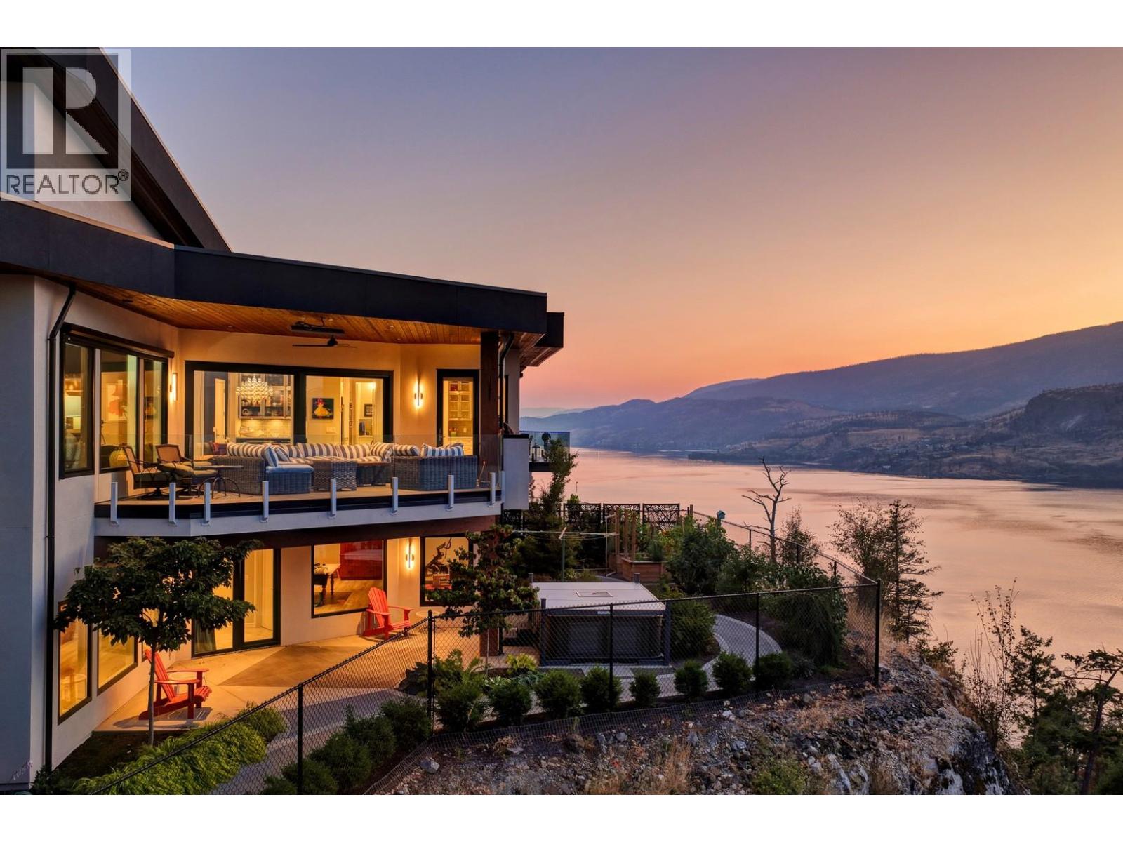 604 Clifton Road N, Kelowna, British Columbia  V1V 0B7 - Photo 1 - 10376030
