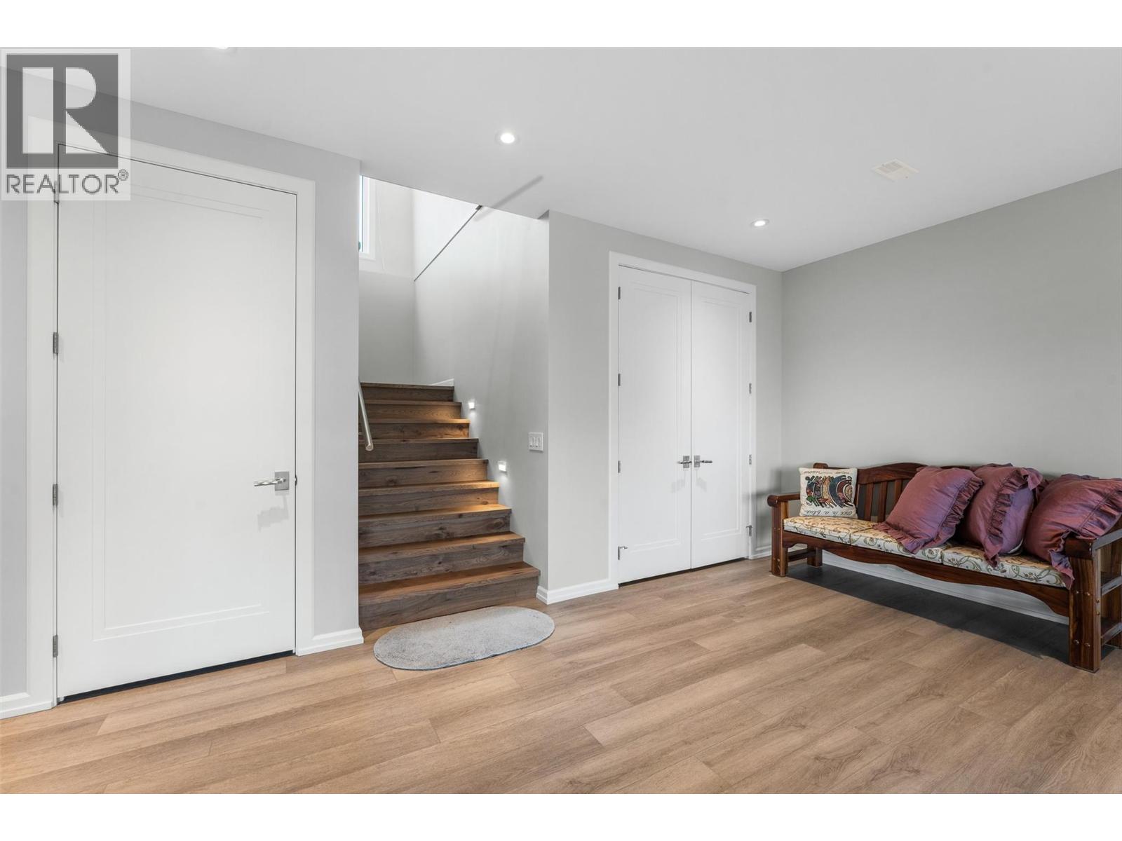 604 Clifton Road N, Kelowna, British Columbia  V1V 0B7 - Photo 42 - 10376030