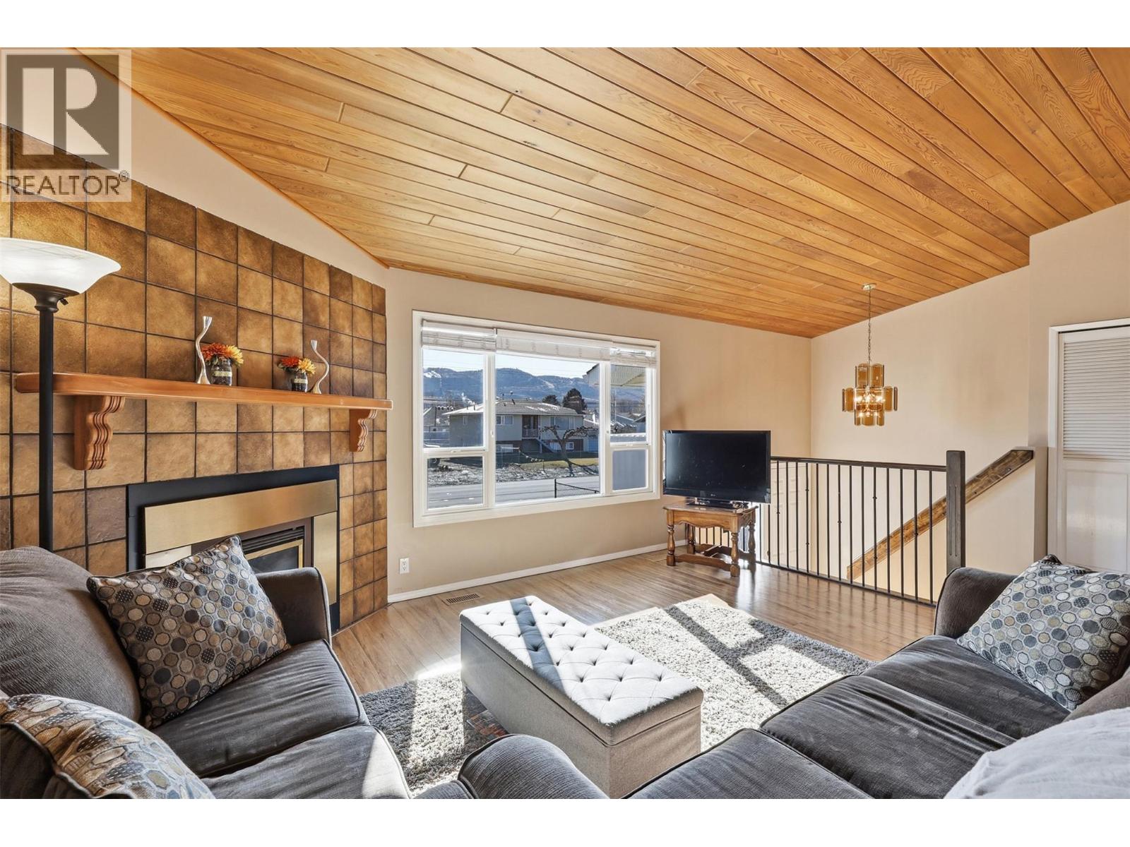 1850 Fleetwood Avenue, Kamloops, British Columbia  V2B 4S1 - Photo 3 - 10376685