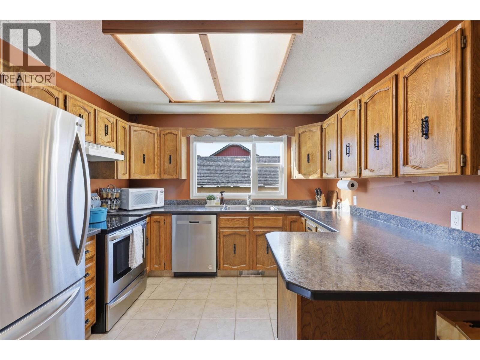 1850 Fleetwood Avenue, Kamloops, British Columbia  V2B 4S1 - Photo 8 - 10376685