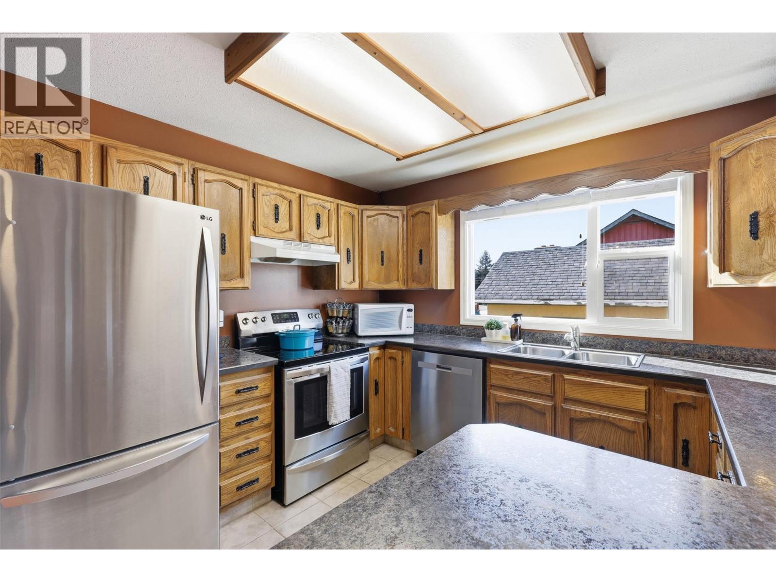 1850 Fleetwood Avenue, Kamloops, British Columbia  V2B 4S1 - Photo 9 - 10376685